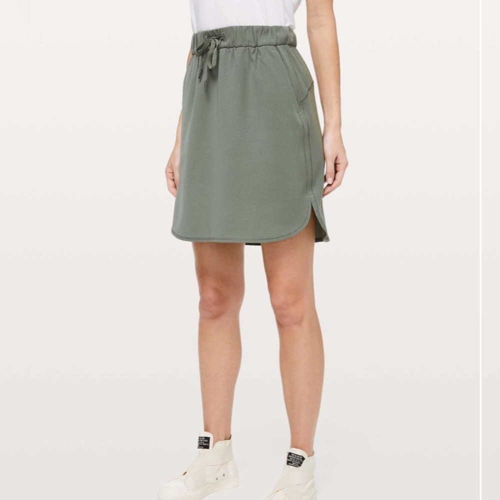 Lululemon | On The Fly Skirt | Grey Sage | Size 2